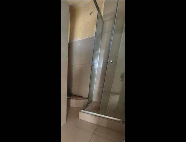 5 BEDROOM PROPERTY TO RENT IN OVERPORT